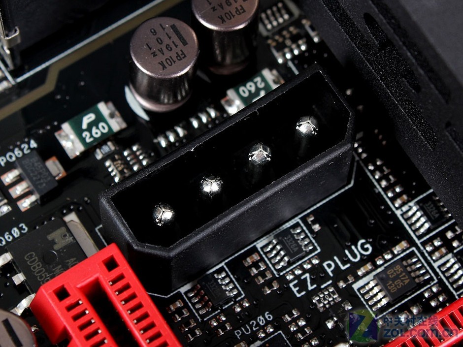 4针显卡辅助供电接口