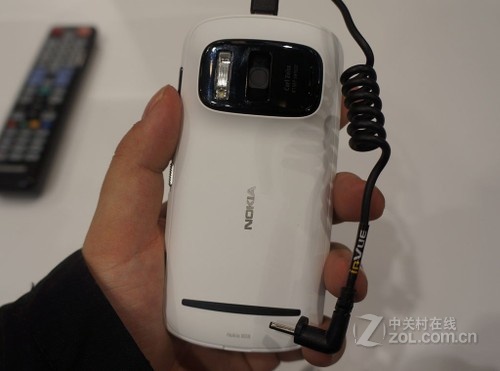 �����ܵͼ۸������ֻ�2012 MWC�˴���¼ 