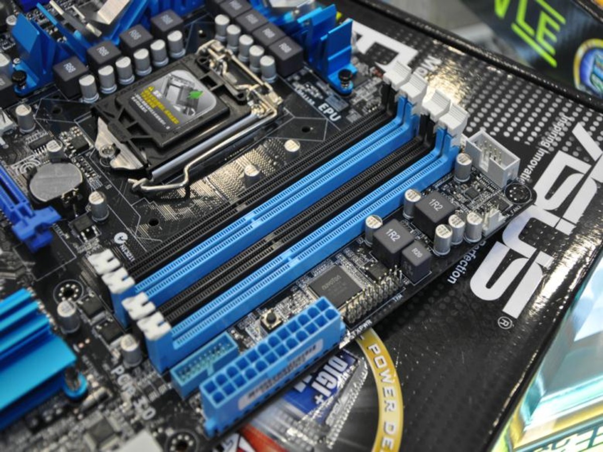 【高清图】 小板配四内存插槽 华硕p8z77-m pro到货图3