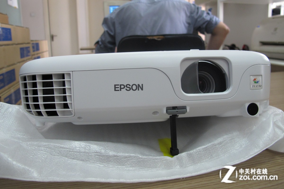 【高清图】 热销商用投影再降 爱普生eb-c05s特惠图2