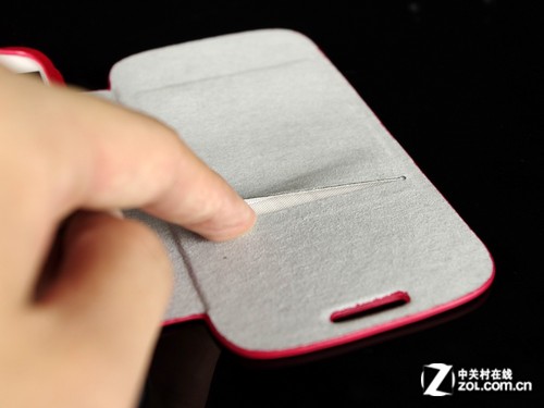 精美真皮做工 分寸I9300翻盖保护套试用