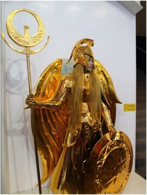 雅典娜黄金圣衣侧面效果