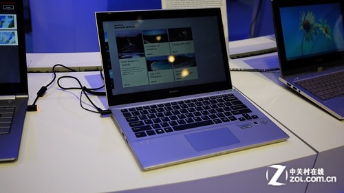 IFA2012��Ӣ�ض�չ̨���ҳ����������� 