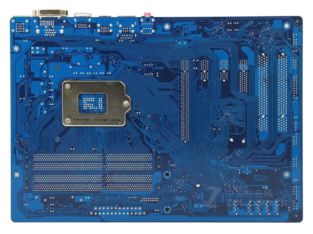 【高清图】 技嘉(gigabyte)ga-h77-ds3h(rev.1.1)整体外观图 图2