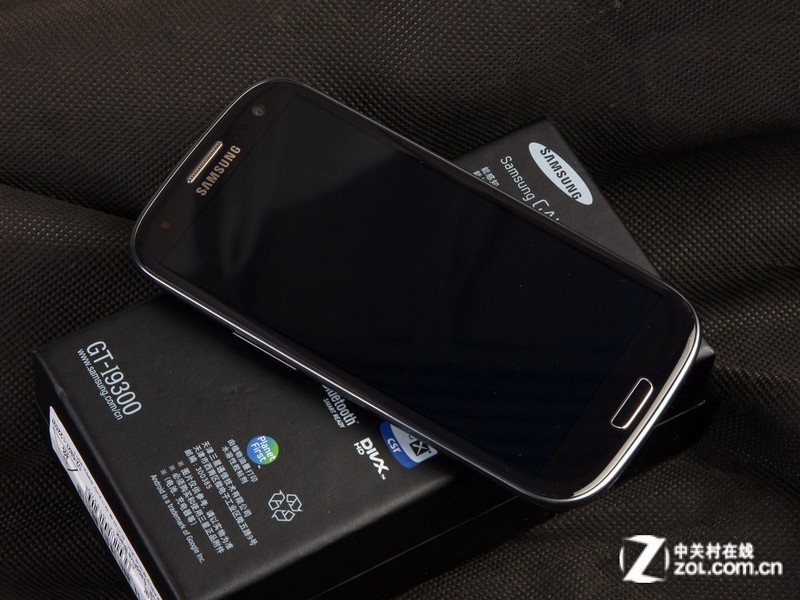 新颜色更帅气 黑色版三星i9300京东热卖图片欣赏,图2